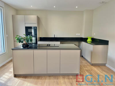 Appartement - 80 m² - 4 pièces