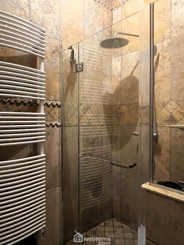 Maison - 280 m² - 10 pièces