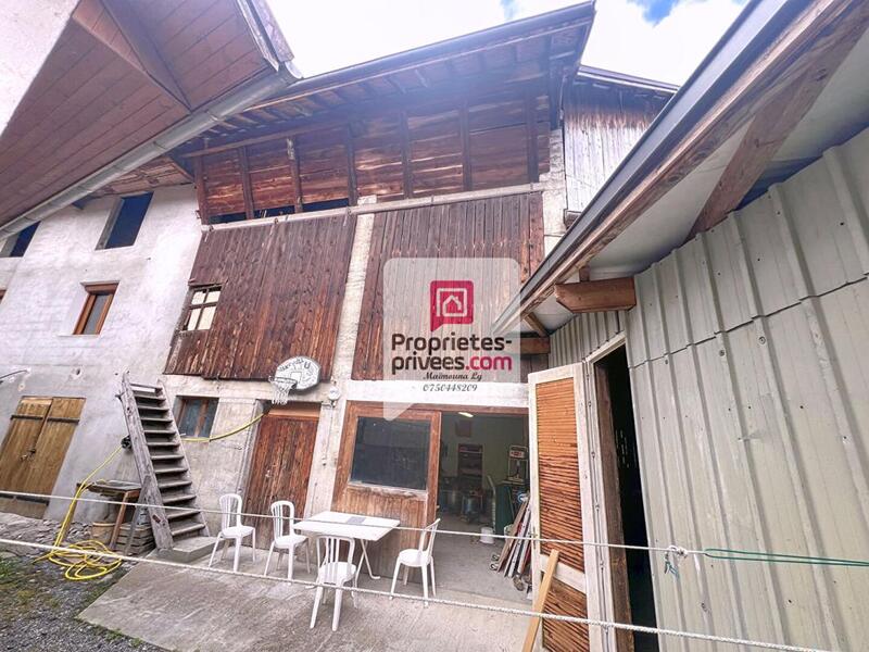 Grange - 600 m² - 7 pièces