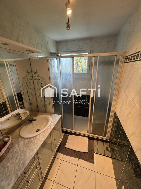 Maison - 90 m² - 5 pièces