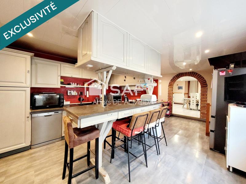 Maison - 224 m² - 7 pièces