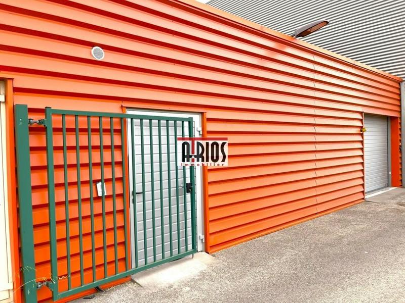 Local d'activité / Entrepôt - 290 m²