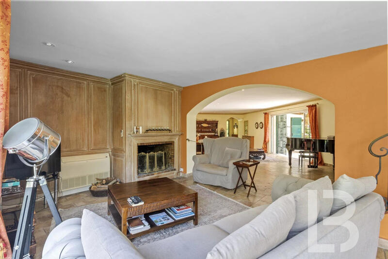 Villa - 433 m² - 9 pièces