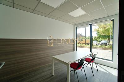Local commercial - 38 m² - 3 pièces