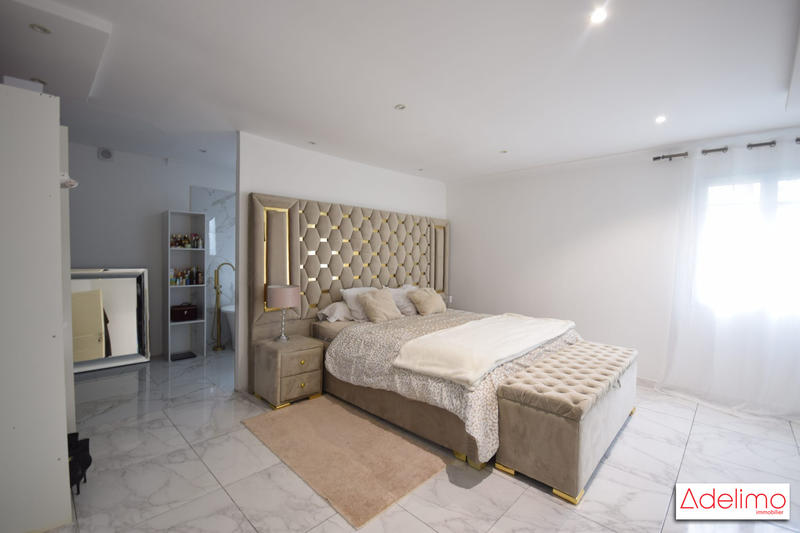 Villa - 189 m² - 7 pièces