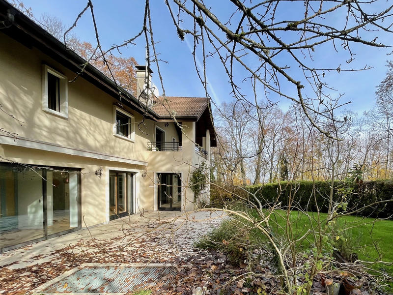 Maison - 203 m² - 7 pièces