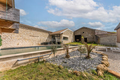 Maison - 192 m² - 7 pièces