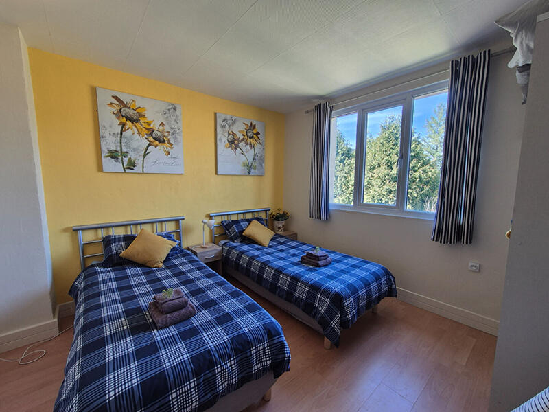 Maison - 93 m² - 5 pièces