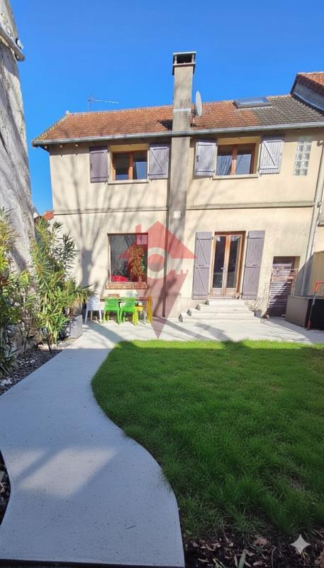 Maison de village - 110 m² - 5 pièces