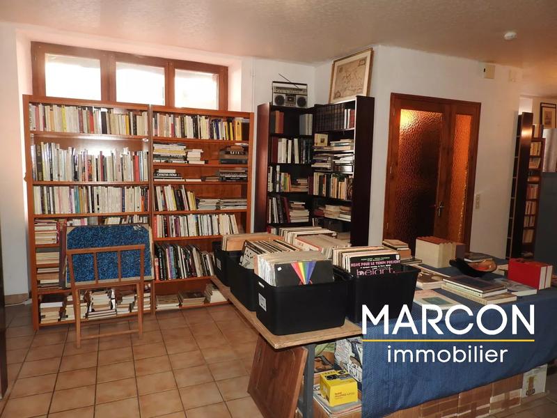 Maison - 214 m² - 8 pièces