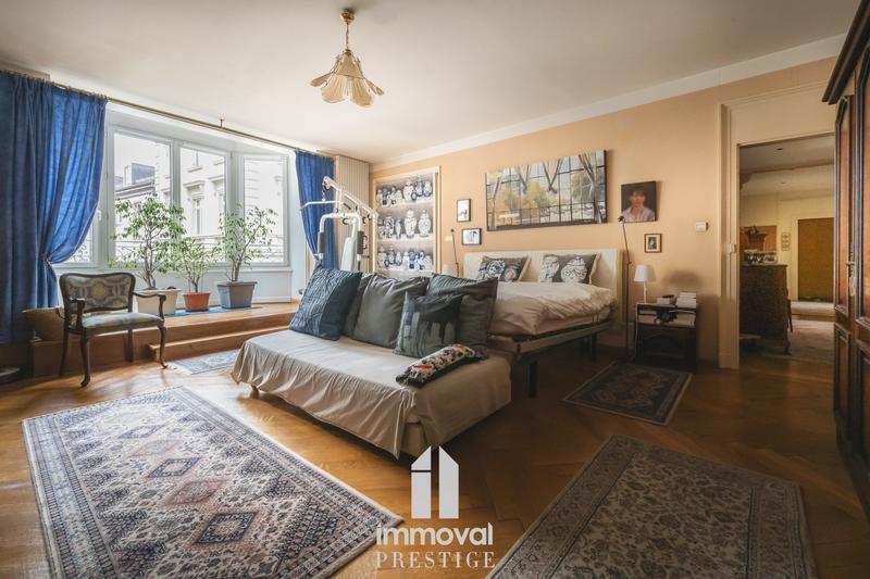 Appartement - 238 m² - 6 pièces