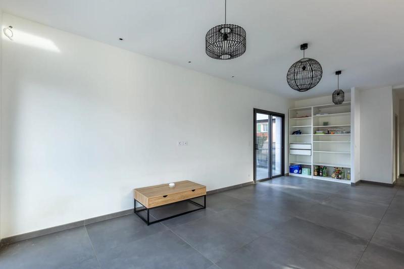 Maison - 246 m² - 8 pièces