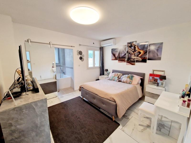 Appartement - 90 m² - 3 pièces