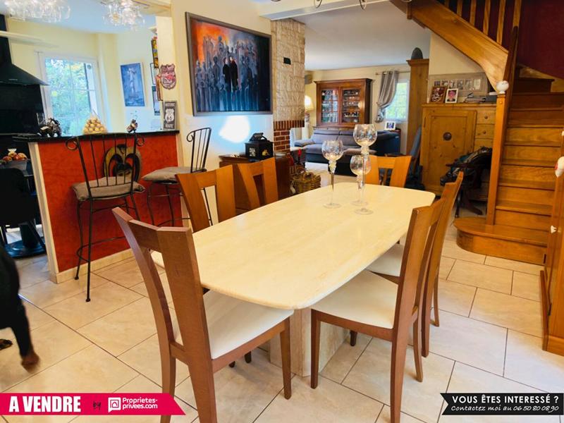 Maison - 230 m² - 8 pièces