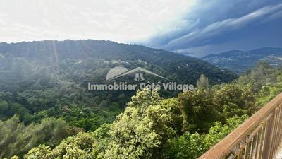 Propriété - 208 m² - 8 pièces