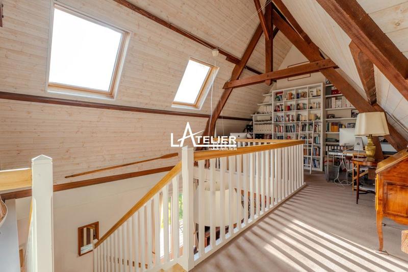 Propriété - 310 m² - 9 pièces