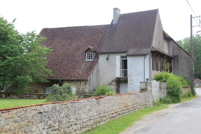 Maison ancienne - 160 m² - 3 pièces