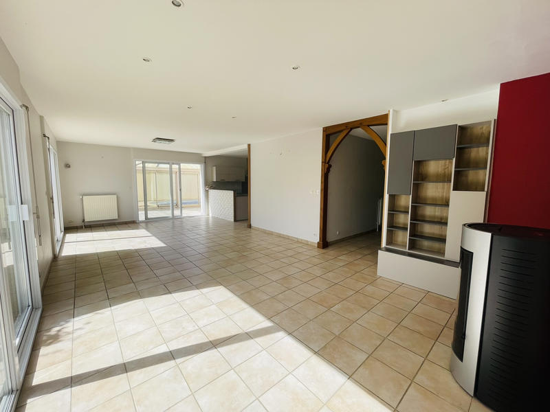 Maison - 207 m² - 8 pièces