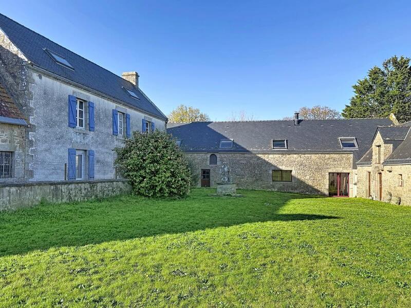 Villa - 220 m² - 8 pièces