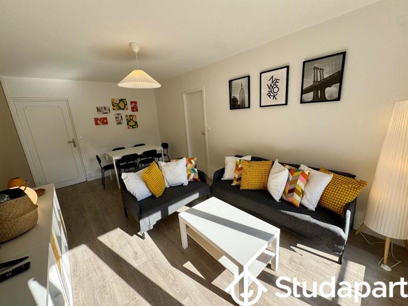 Chambre - 84 m² - 1 pièce