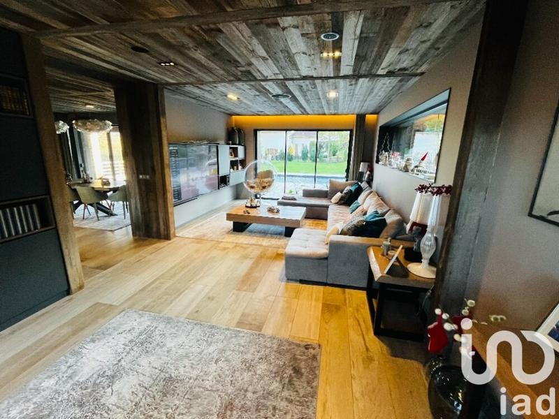 Châlet - 219 m² - 7 pièces