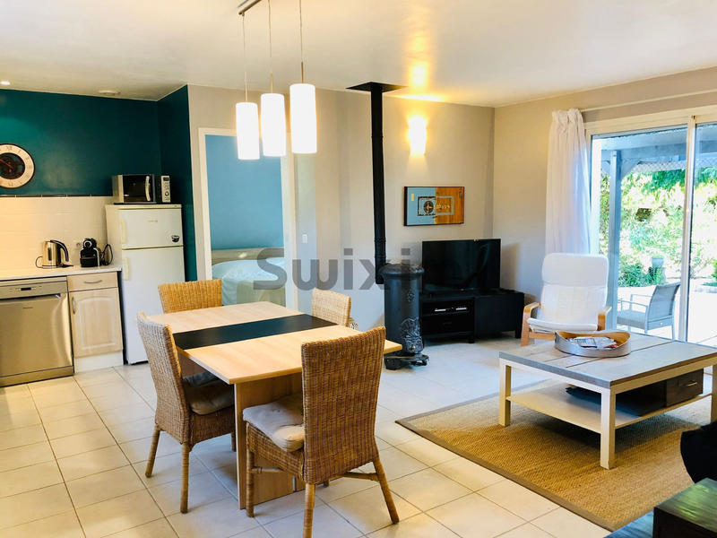 Propriété - 302 m² - 10 pièces