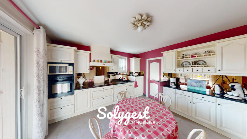 Maison - 305 m² - 7 pièces