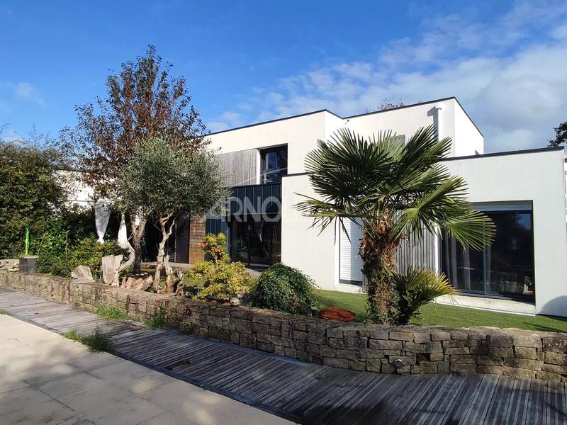 Maison - 190 m² - 7 pièces