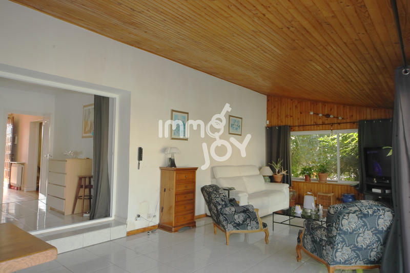 Maison - 180 m² - 6 pièces