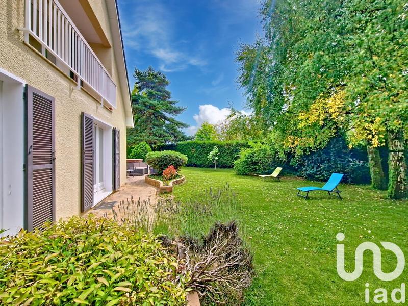 Maison - 235 m² - 8 pièces