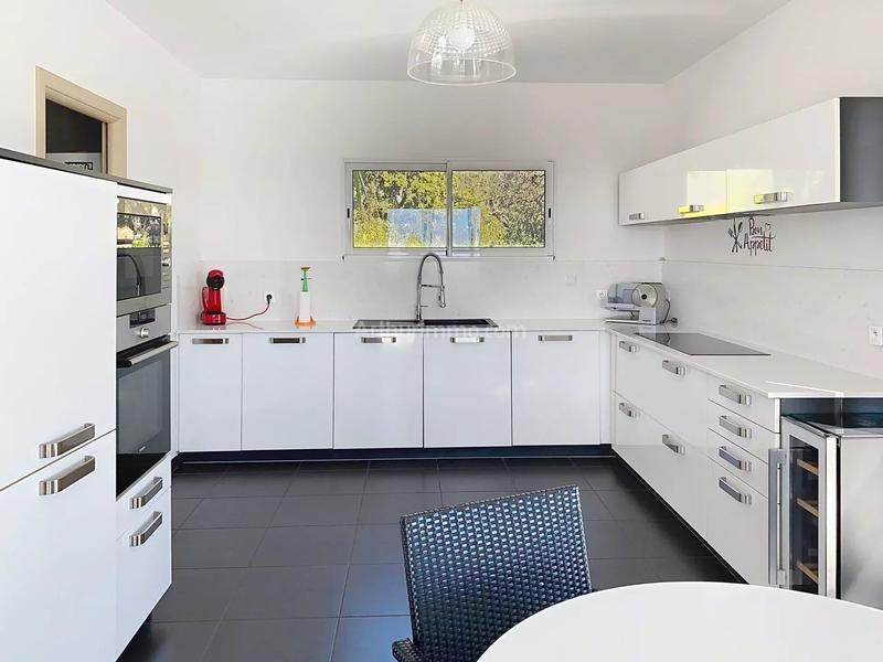 Maison - 185 m² - 6 pièces