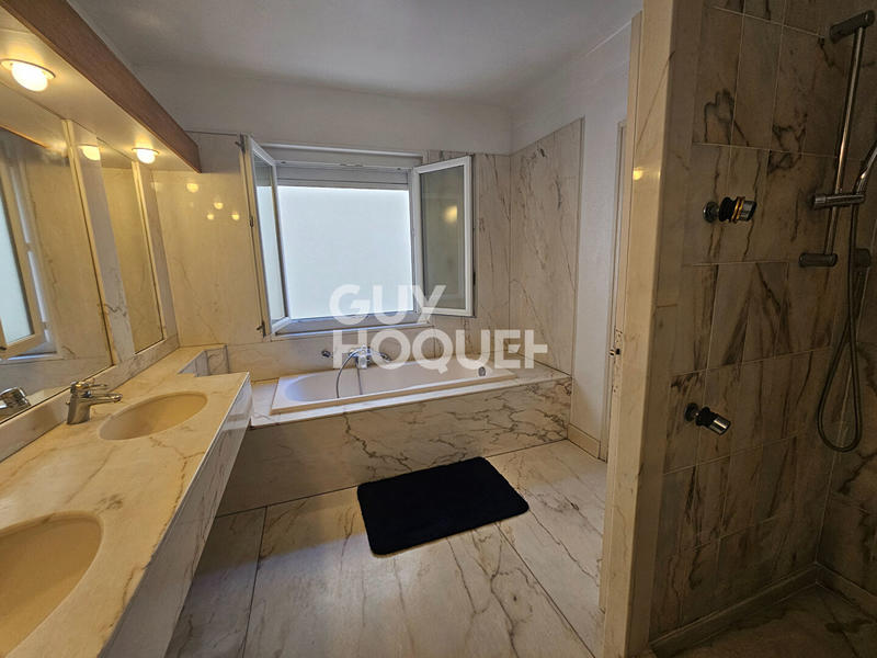 Appartement - 107 m² - 4 pièces