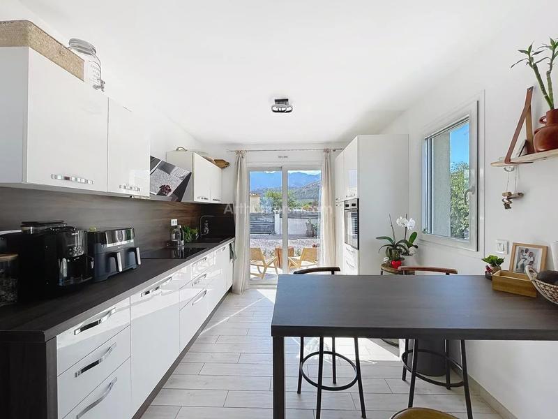 Maison - 92 m² - 4 pièces