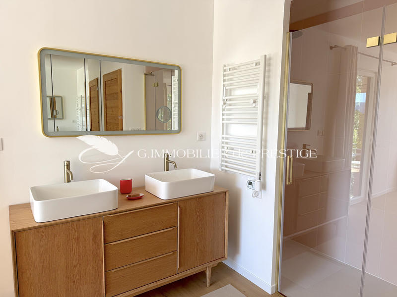 Villa - 200 m² - 5 pièces