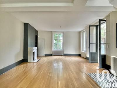 Maison de ville - 247 m² - 8 pièces