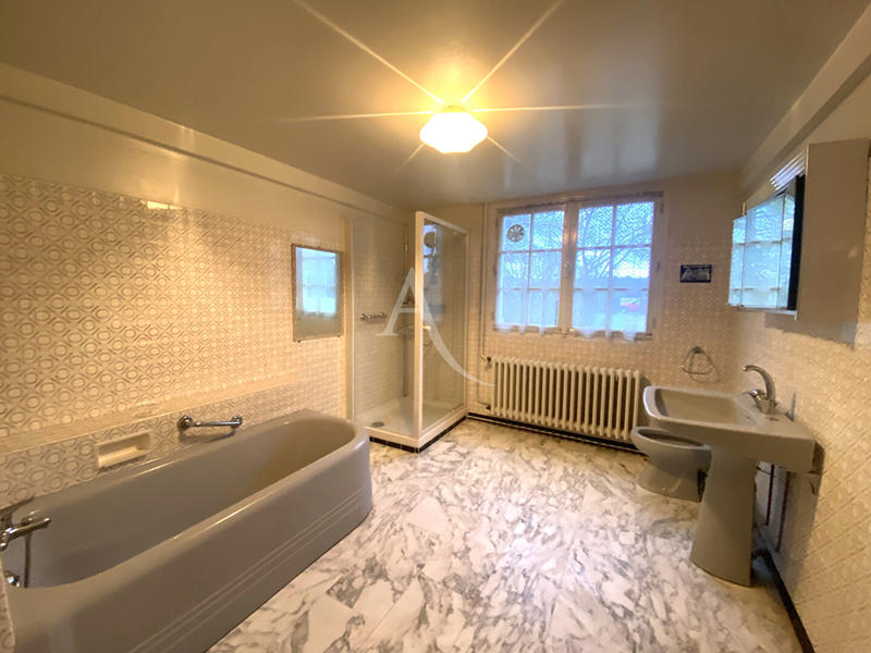 Maison - 177 m² - 6 pièces