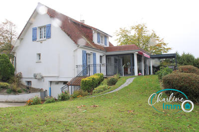 Maison - 209 m² - 6 pièces