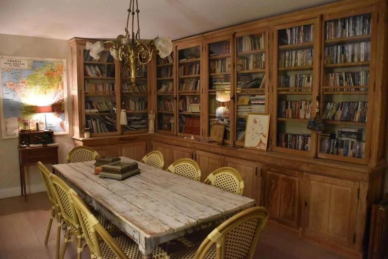 Demeure - 1 000 m² - 20 pièces