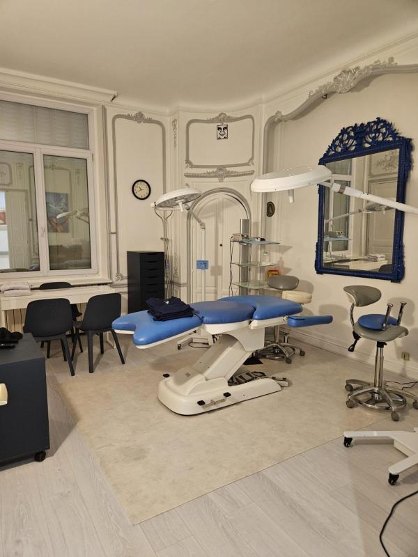 Appartement - 270 m² - 12 pièces