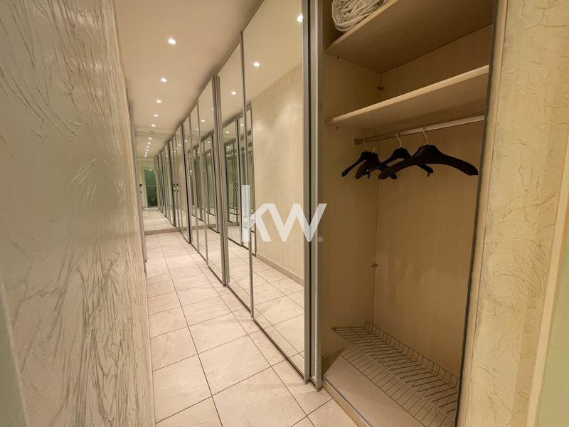 Maison d'architecte - 257 m² - 6 pièces