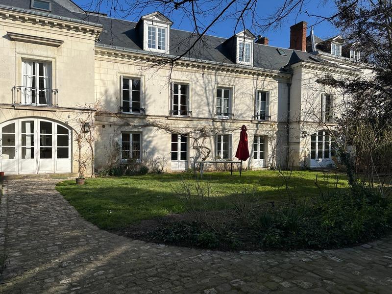 Hôtel particulier - 310 m² - 9 pièces