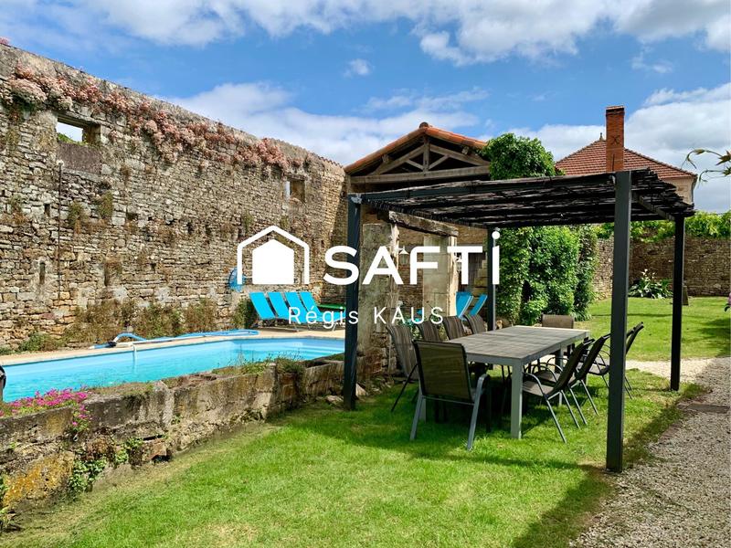 Maison - 296 m² - 12 pièces