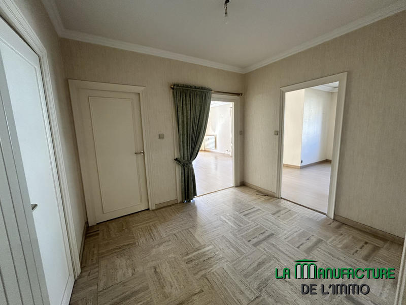 Appartement - 151 m² - 6 pièces