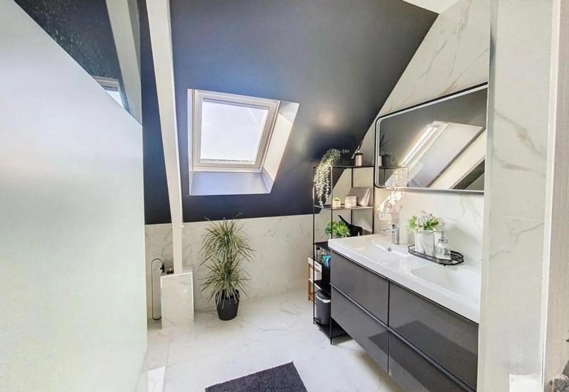 Maison - 200 m² - 6 pièces