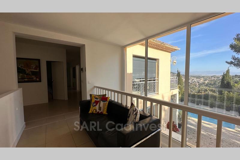 Maison - 380 m² - 8 pièces