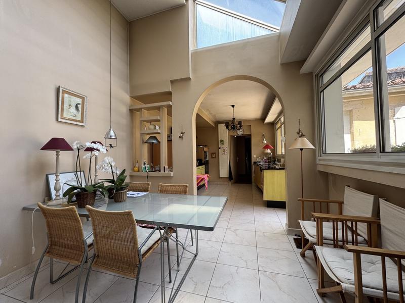 Maison - 225 m² - 7 pièces