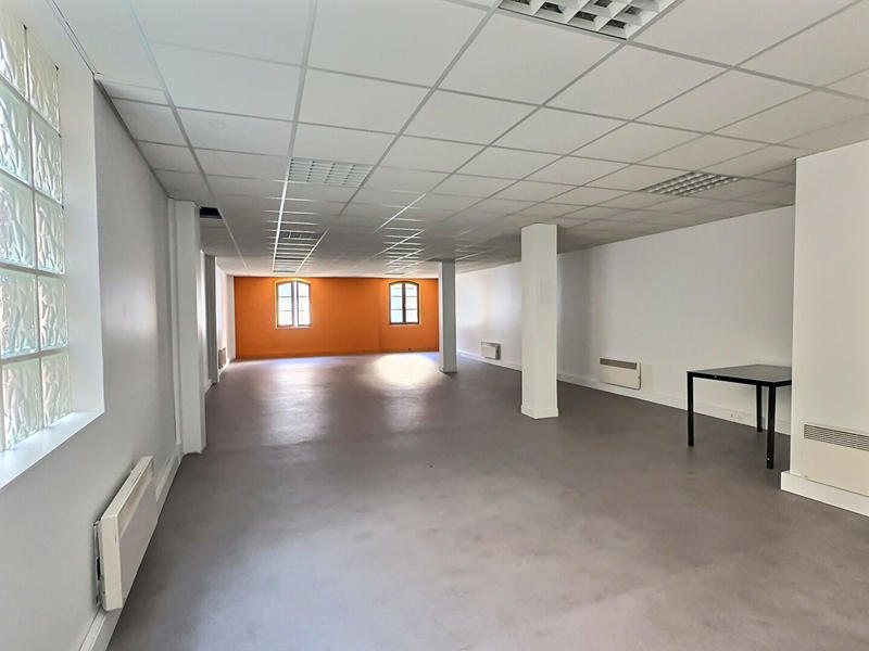 Local commercial - 250 m² - 5 pièces