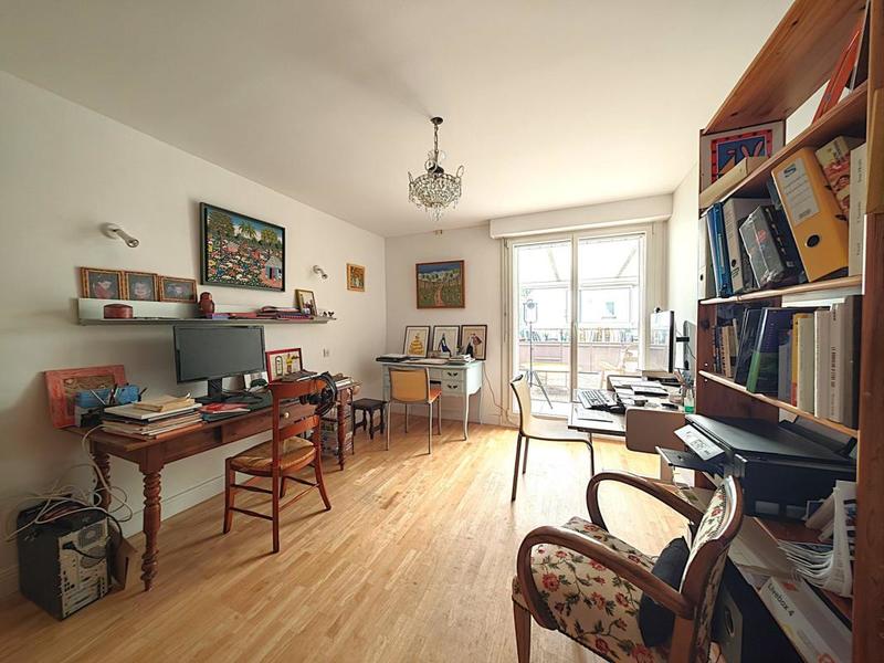 Maison - 360 m² - 15 pièces