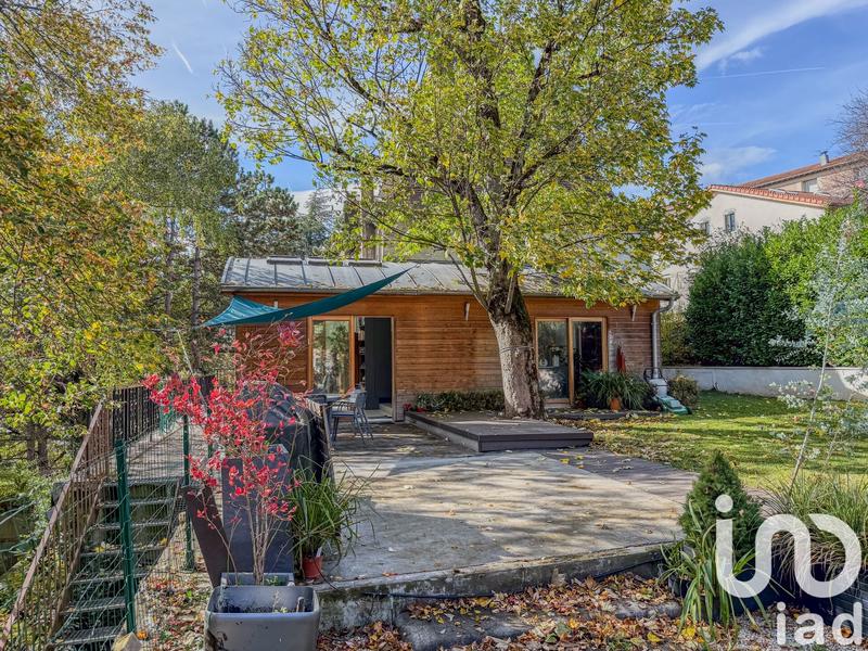 Maison - 213 m² - 8 pièces