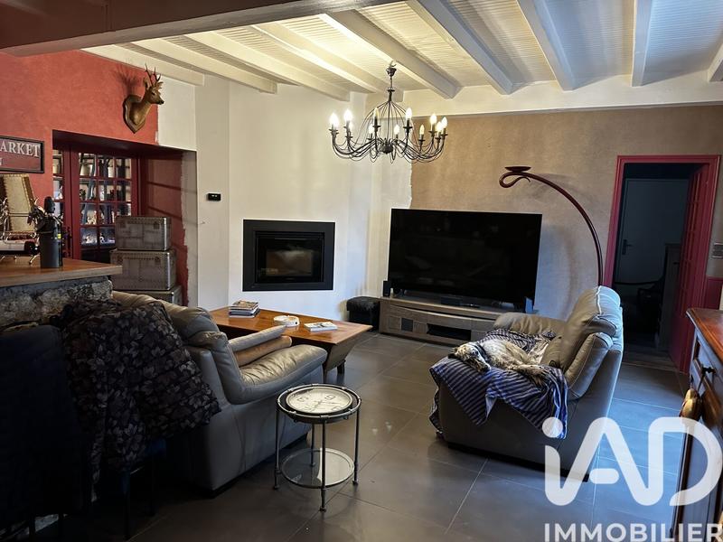 Maison - 300 m² - 8 pièces